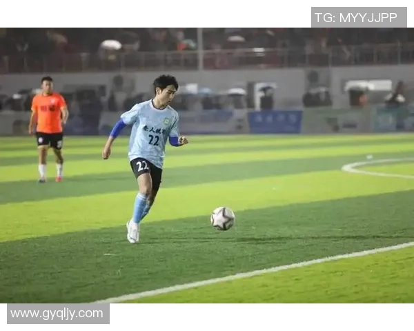 年轻足球明星崛起之路揭秘他们如何在绿茵场上迅速成名 年轻足球明星崛起之路揭秘他们如何在绿茵场上迅速成名