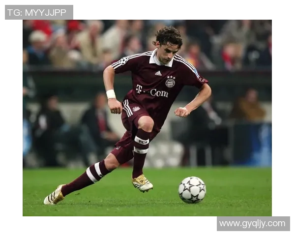 足球明星在巅峰时刻遭遇挫折与失落的背后故事与心路历程 足球明星在巅峰时刻遭遇挫折与失落的背后故事与心路历程