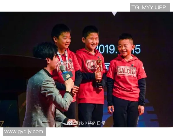 庆祝足球明星辉煌成就的颁奖典礼致辞简短回顾与展望